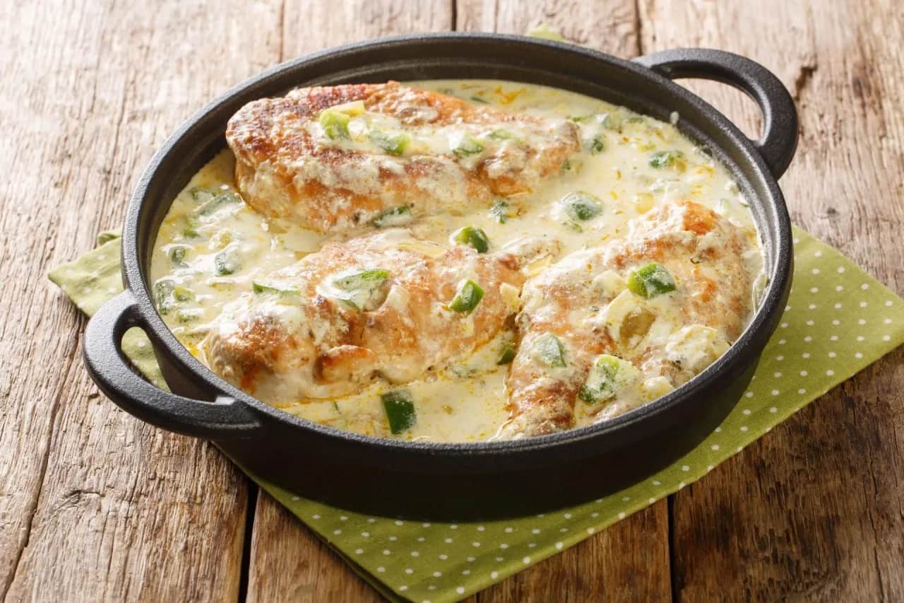 Kurczak w sosie: Przepis na soczysty obiad w 30 minut!