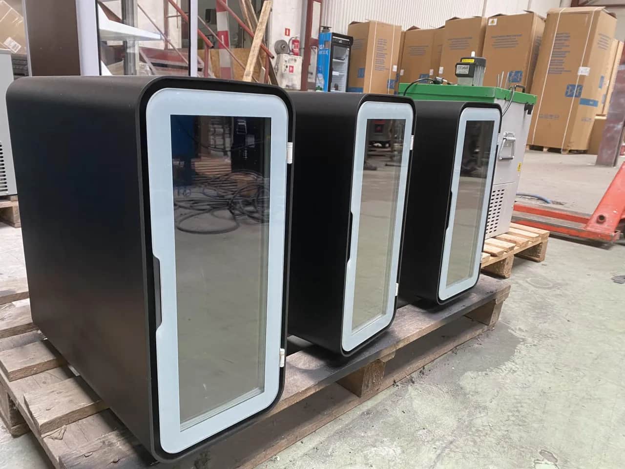 Mini lodówka na napoje: Jak wybrać, by nie żałować?