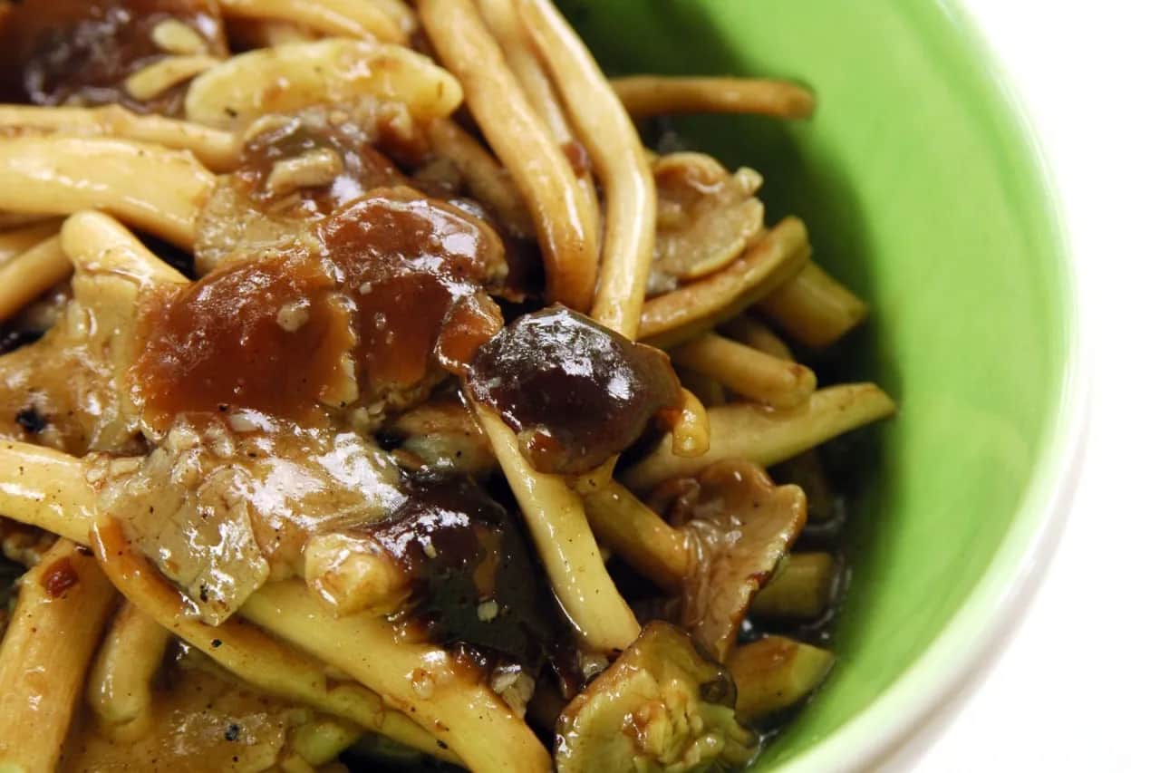 Sos z opieniek krok po kroku: Jak uniknąć goryczki i zwarzenia?