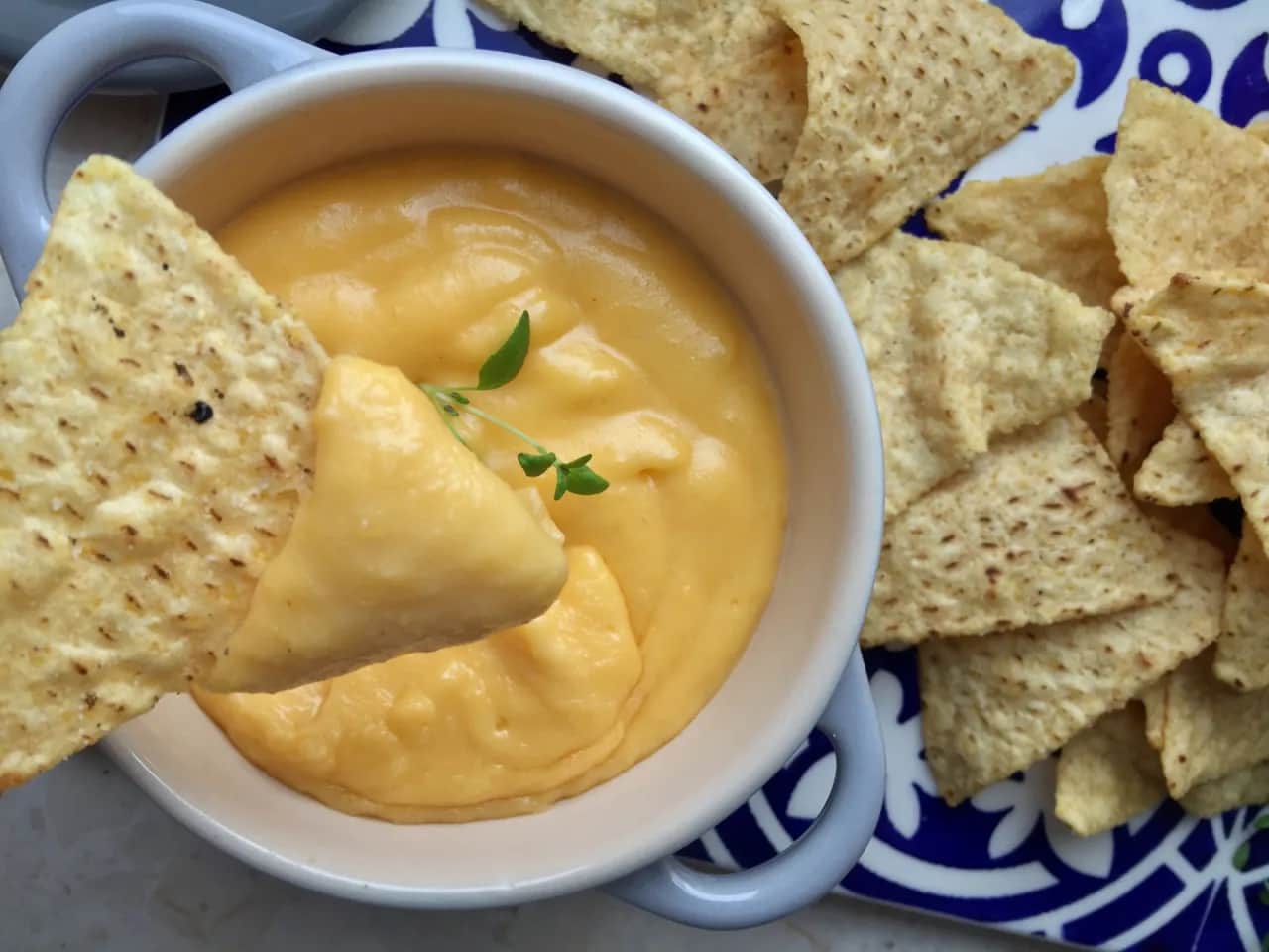 Domowy sos serowy do frytek: kremowy, gładki i bez wpadek!