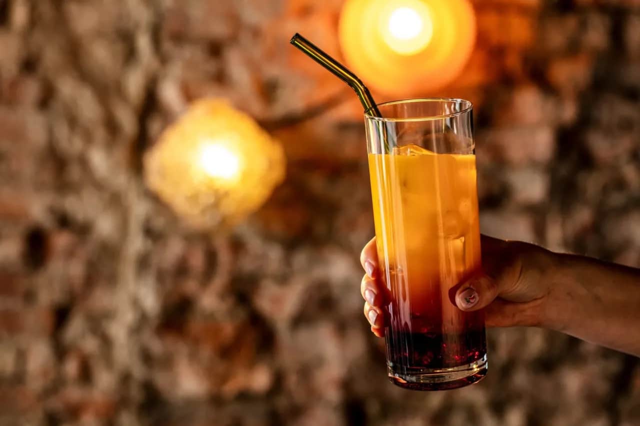 Szklanki do napojów: Jak wybrać idealne? Rodzaje, trendy, pielęgnacja